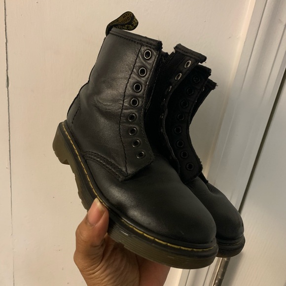 COPY - Kids Dr. Martens - Picture 1 of 5